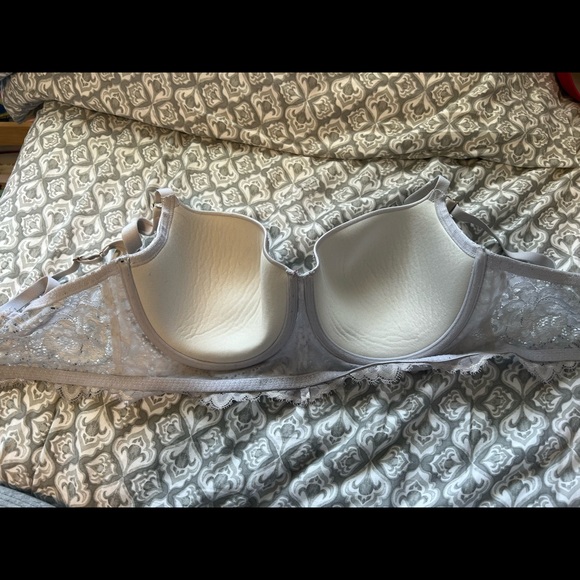 La Senza White- Grey bra - Picture 2 of 5